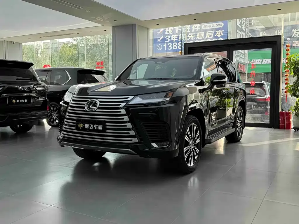 Lexus LX — фото 1