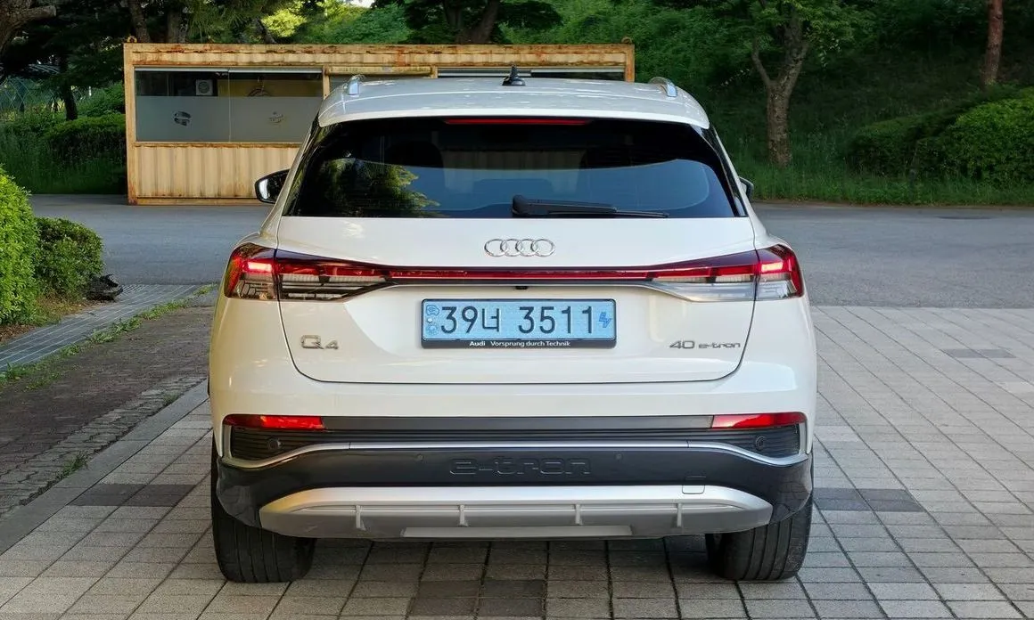 Audi Q4 e-tron — фото 6