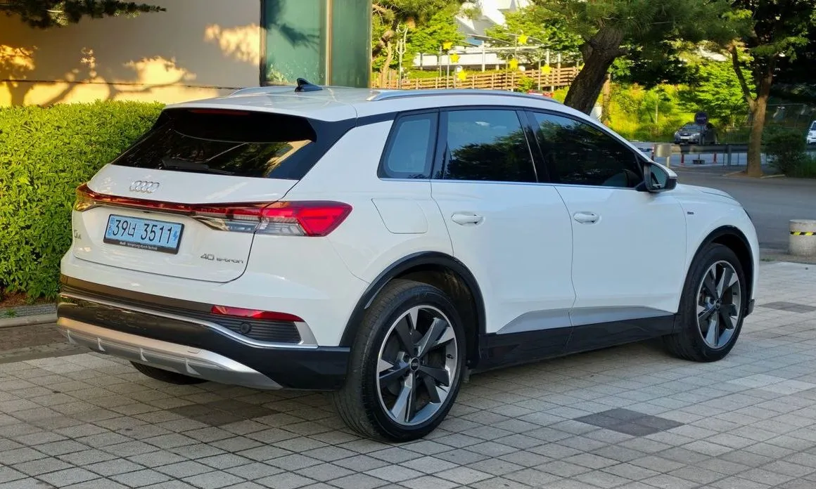 Audi Q4 e-tron — фото 10