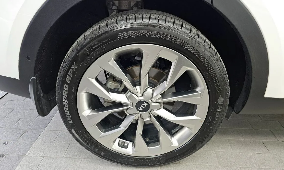 Kia Sorento — фото 9