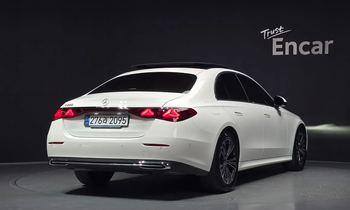 Mercedes-Benz E-Class — фото 3