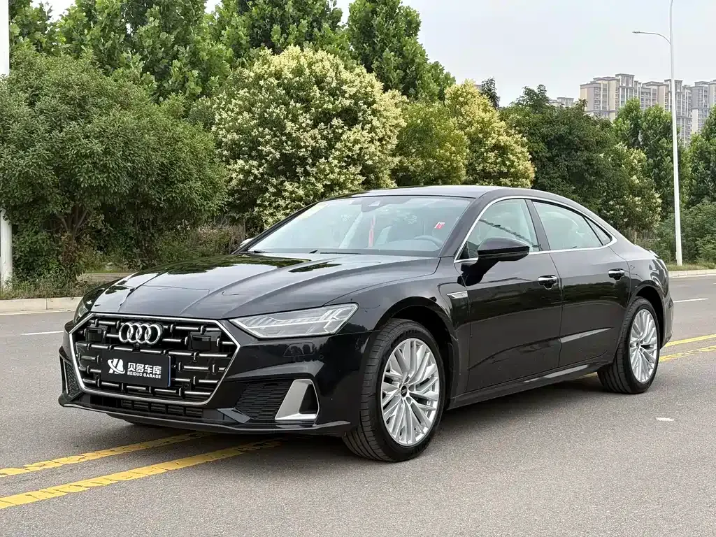 Audi A7L — фото 1