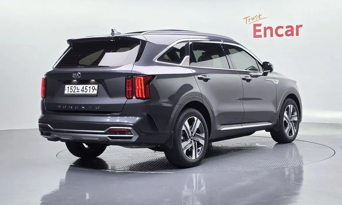 Kia Sorento — фото 5