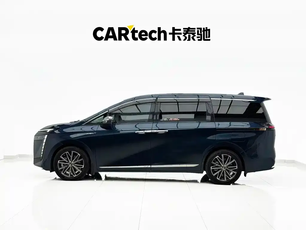 GAC Motor 传祺E8 PHEV — фото 9
