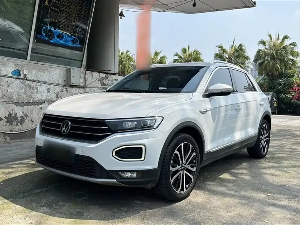 Volkswagen T-Roc — фото 1