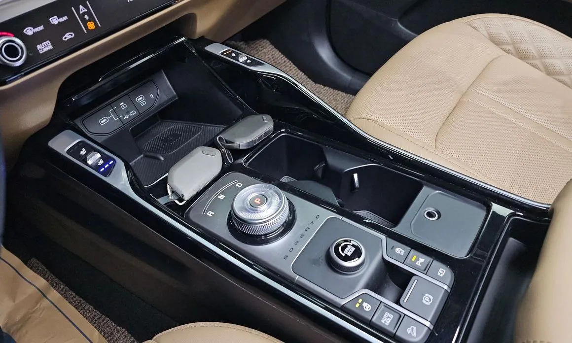 Kia Sorento — фото 8