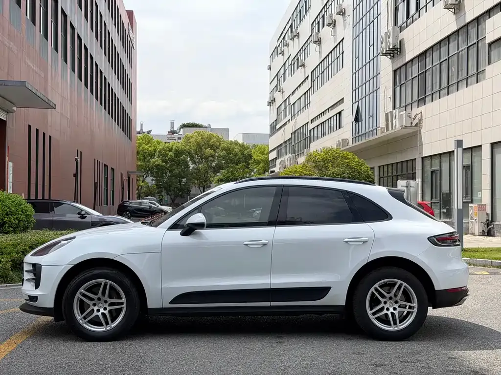 Porsche Macan — фото 7