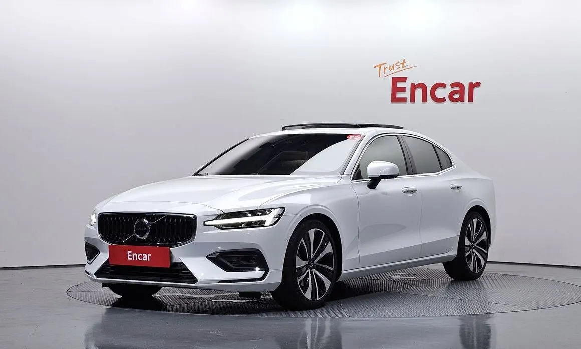 Volvo S60 — фото 1