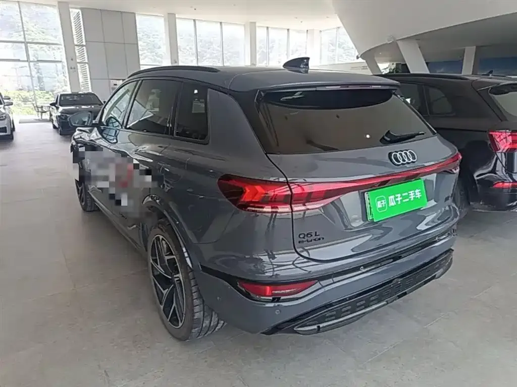 Audi Q6L e-tron — фото 6