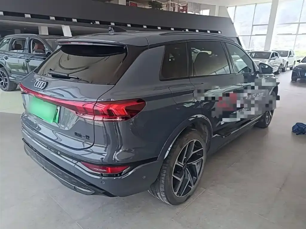 Audi Q6L e-tron — фото 8