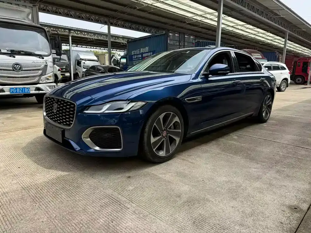 Jaguar XFL — фото 1