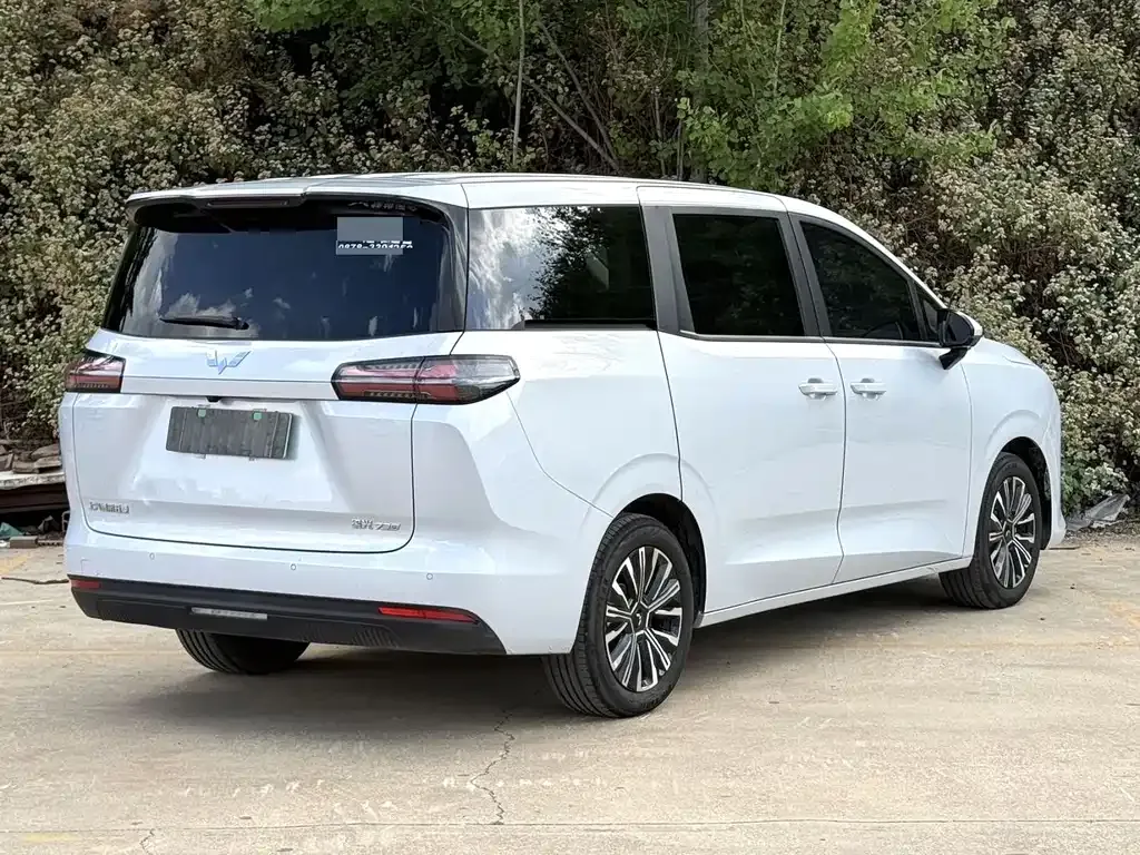 Wuling Starlight 730 New Energy — фото 3