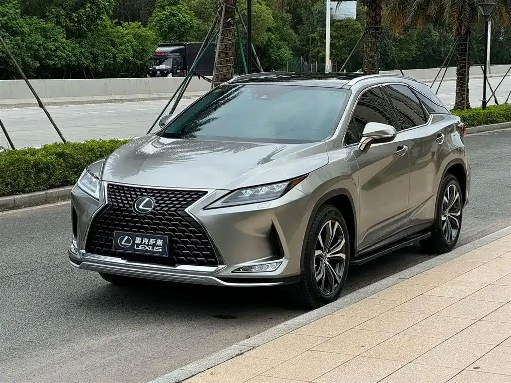 Lexus RX — фото 1