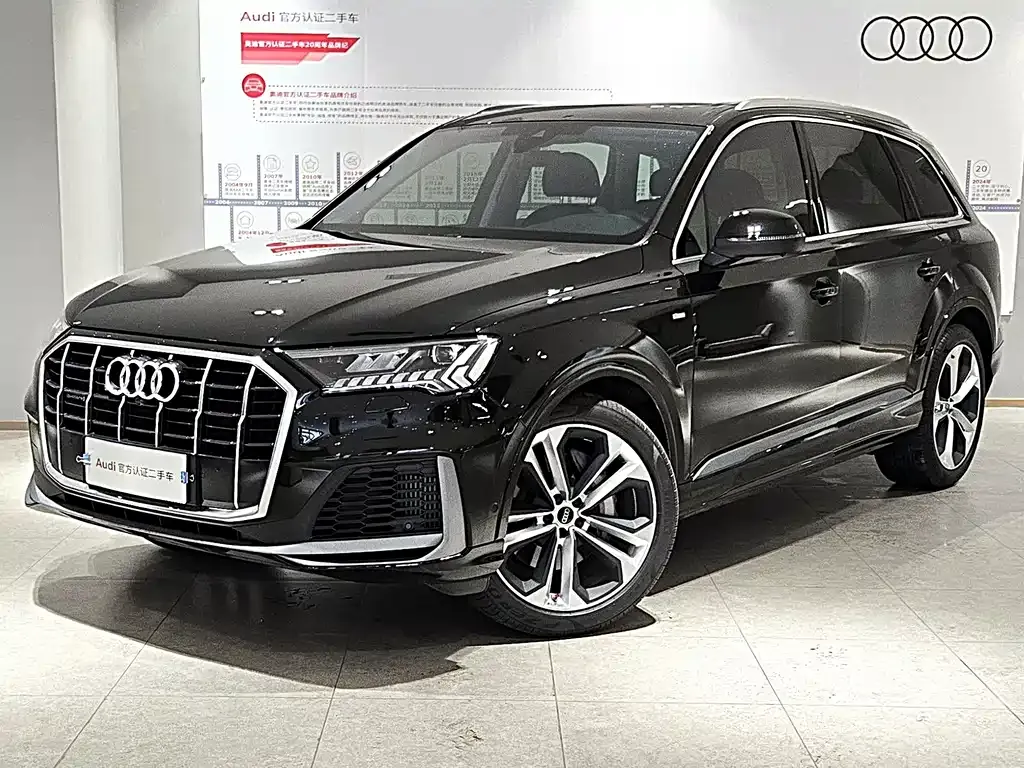 Audi Q7 — фото 1