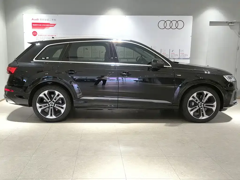 Audi Q7 — фото 7
