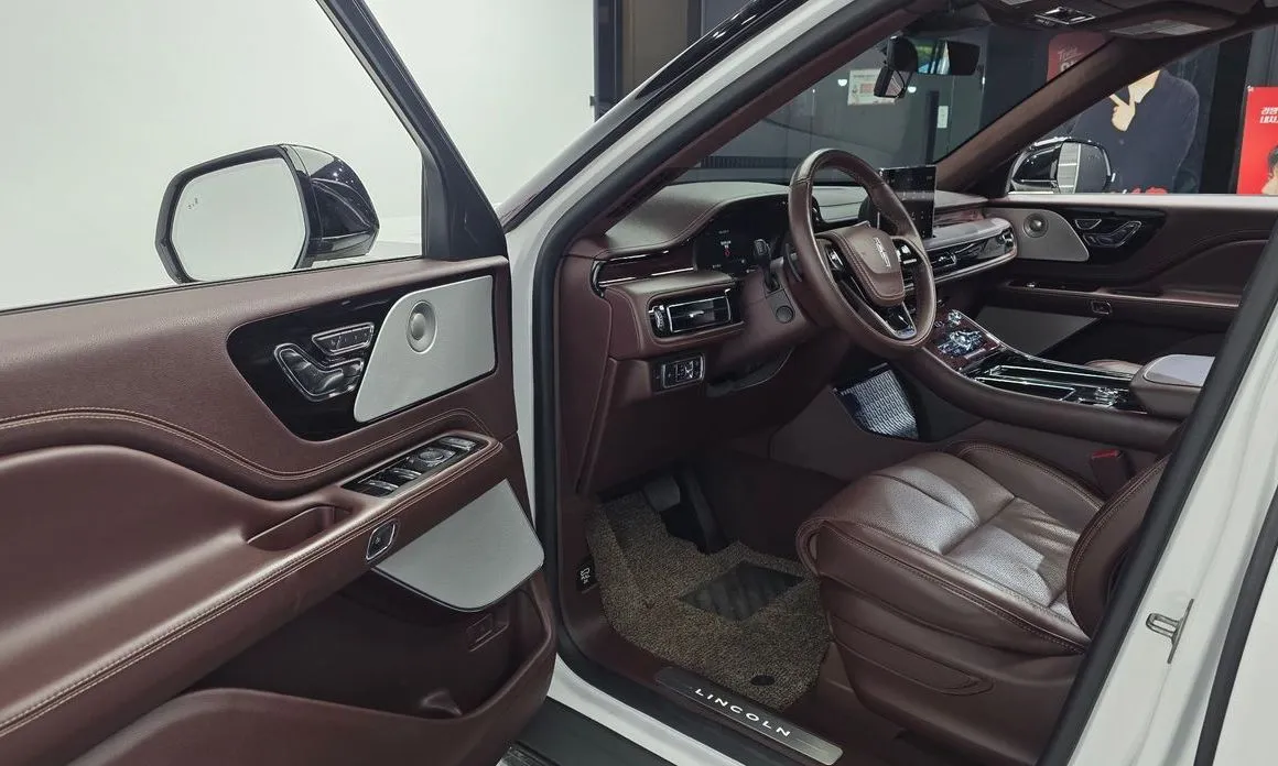Lincoln Aviator — фото 9