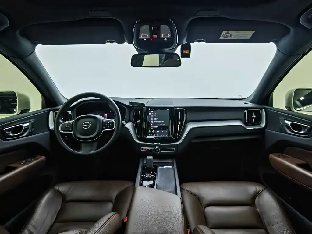 Volvo XC60 — фото 5