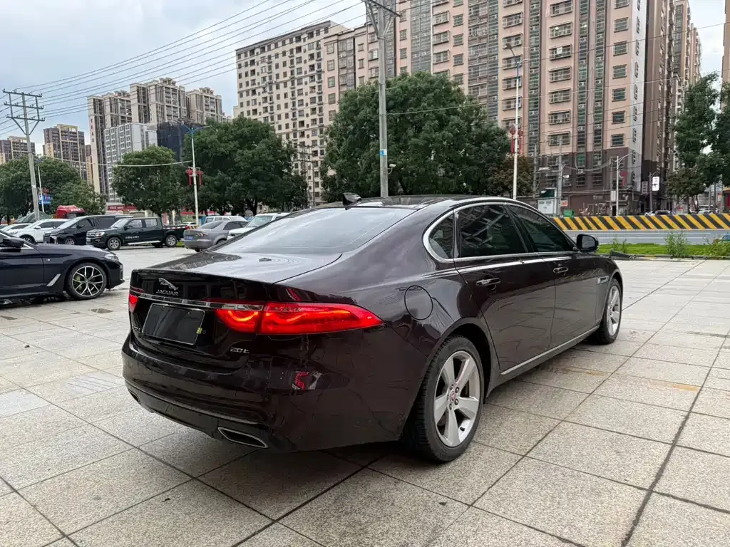 Jaguar XFL — фото 10