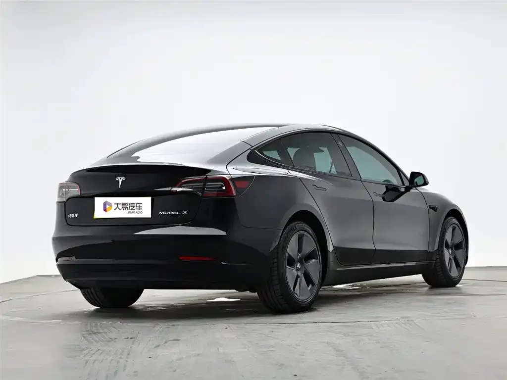 Tesla Model 3 — фото 2