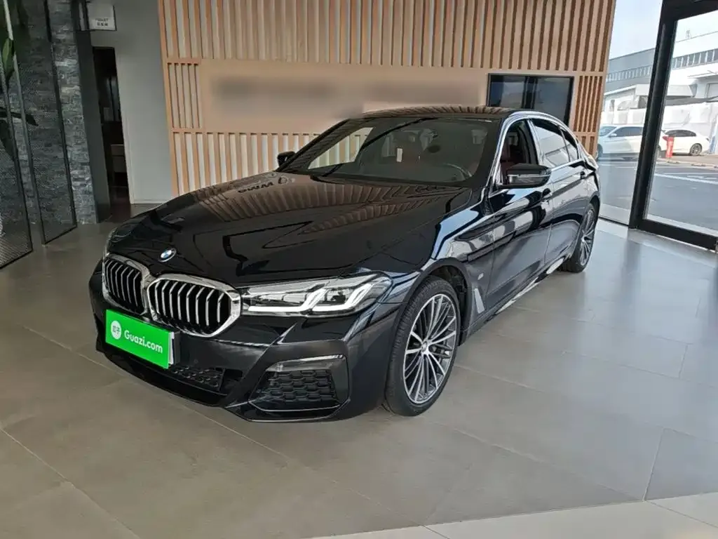 BMW 5 Series — фото 1