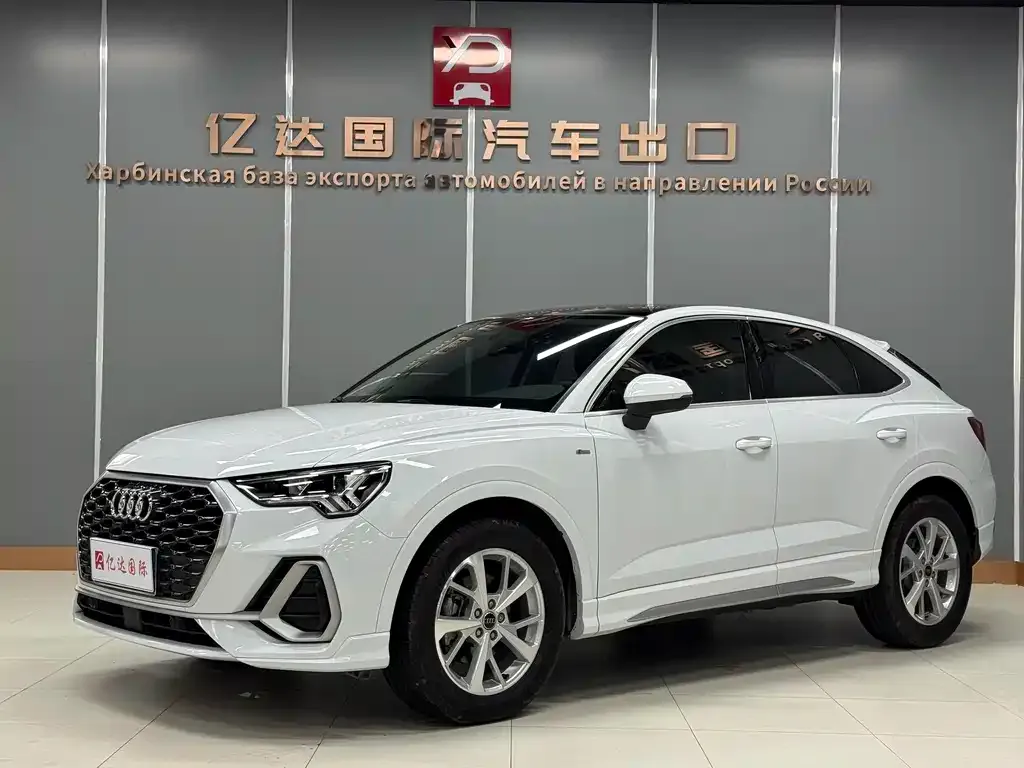Audi Q3 Sportback — фото 1
