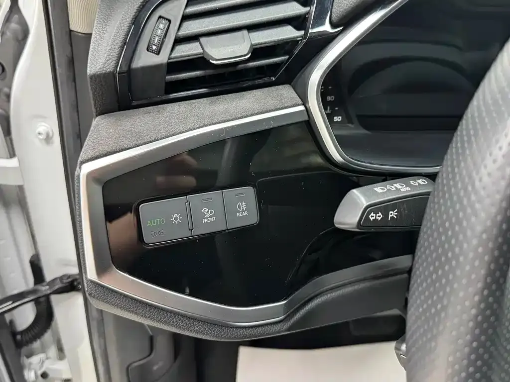 Audi Q3 Sportback — фото 9