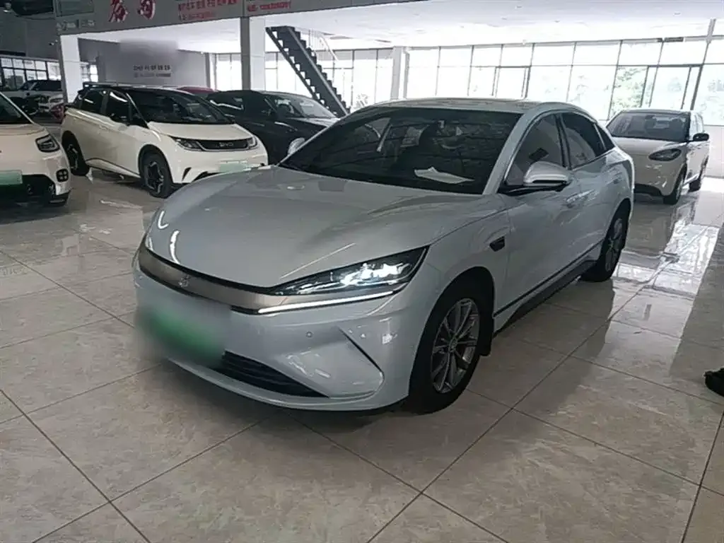 BYD Qin L — фото 1