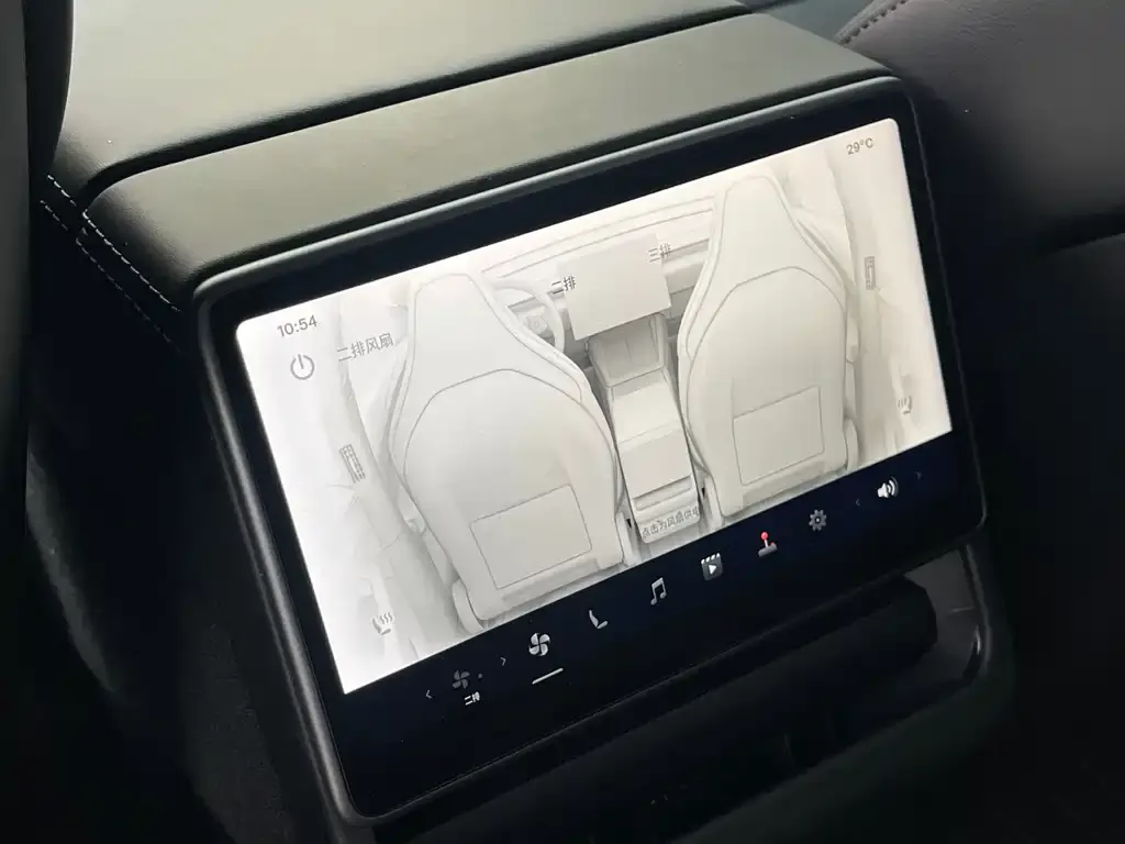 Tesla Model Y L — фото 2
