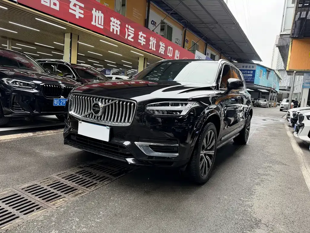 Volvo XC90 — фото 1