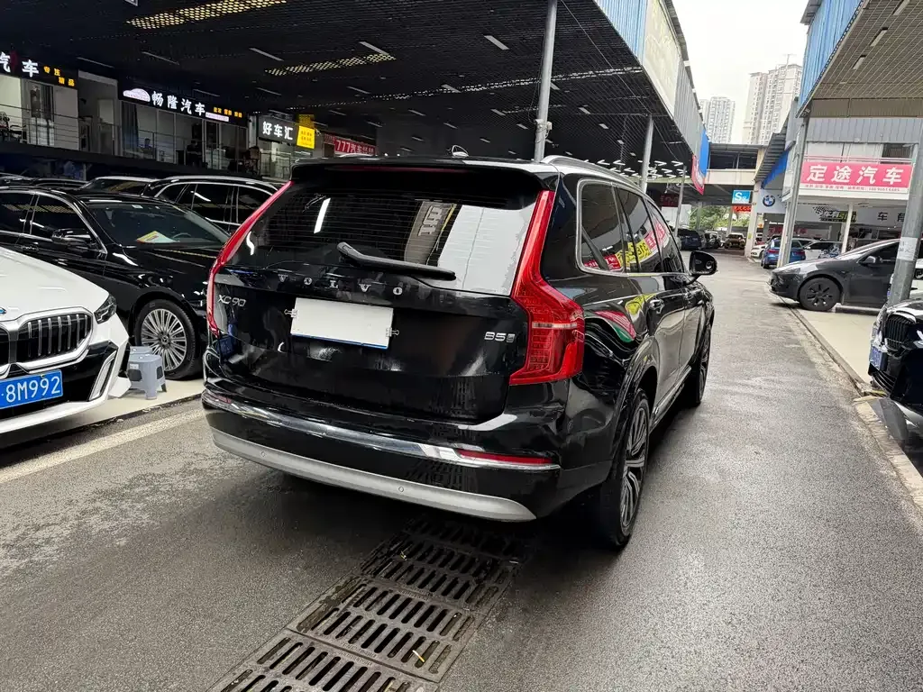 Volvo XC90 — фото 10