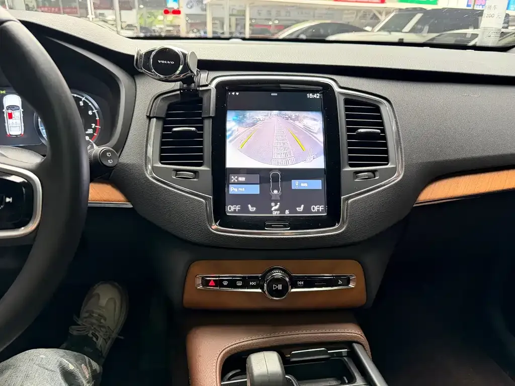 Volvo XC90 — фото 4