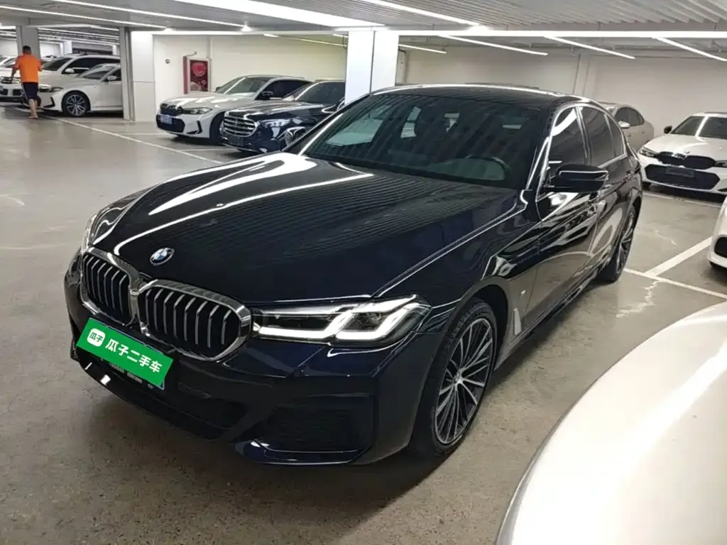 BMW 5 Series — фото 1