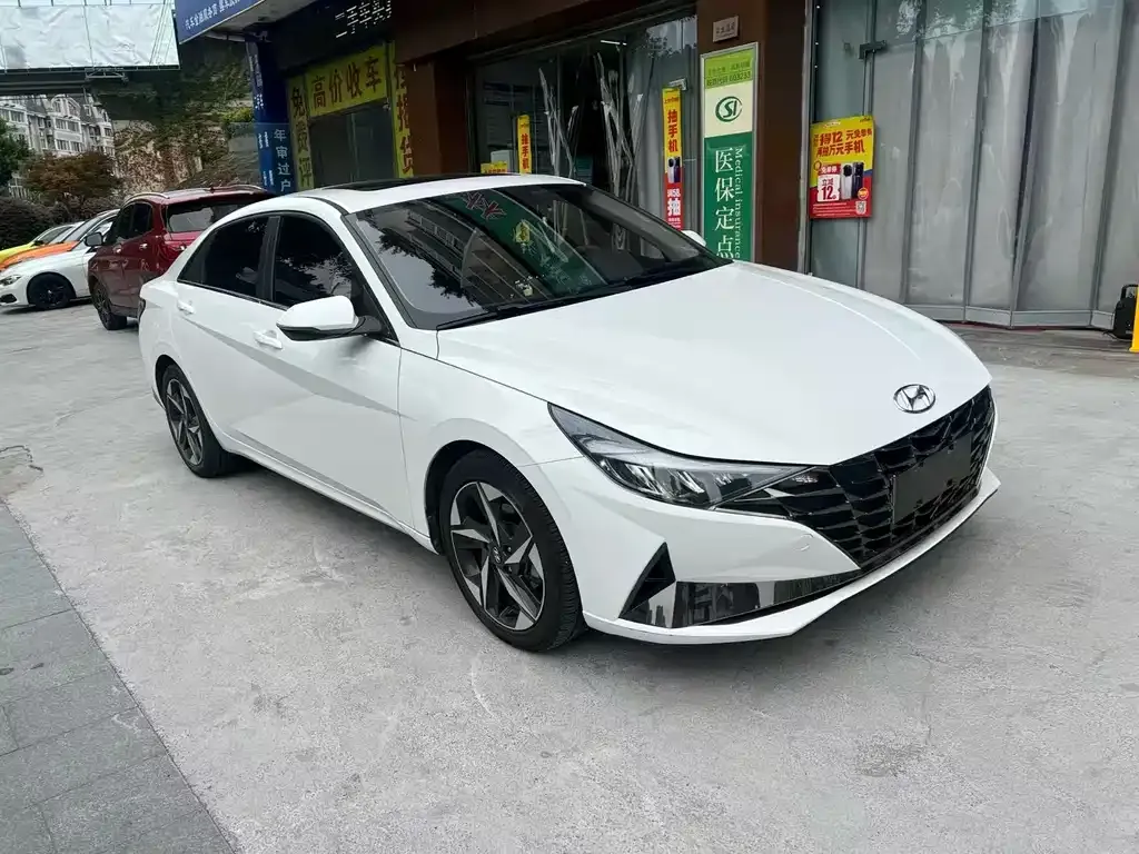 Hyundai Elantra — фото 6