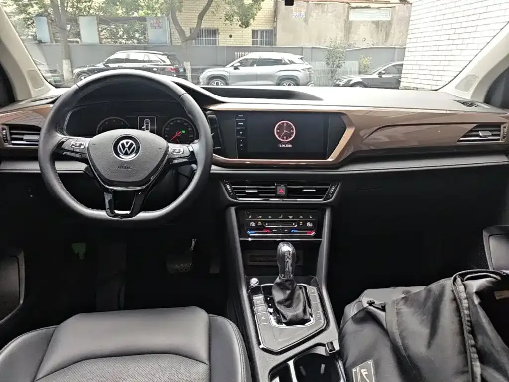 Volkswagen Tharu — фото 3