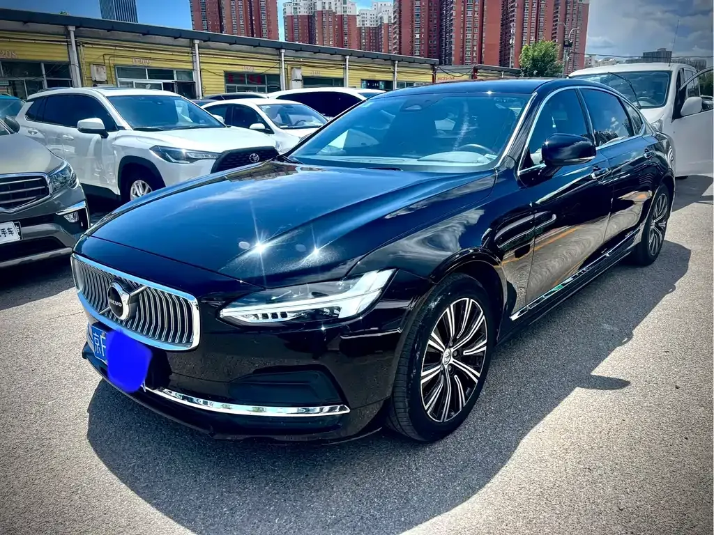 Volvo S90 — фото 1