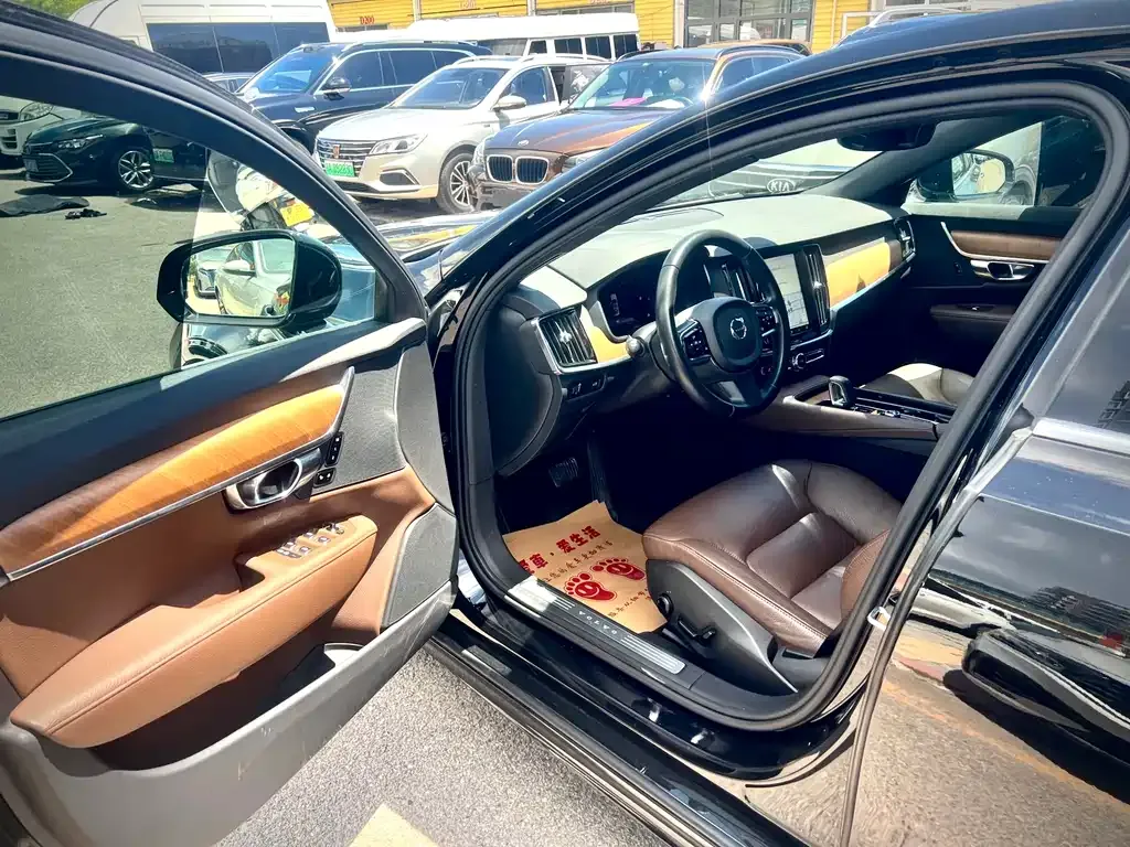 Volvo S90 — фото 7