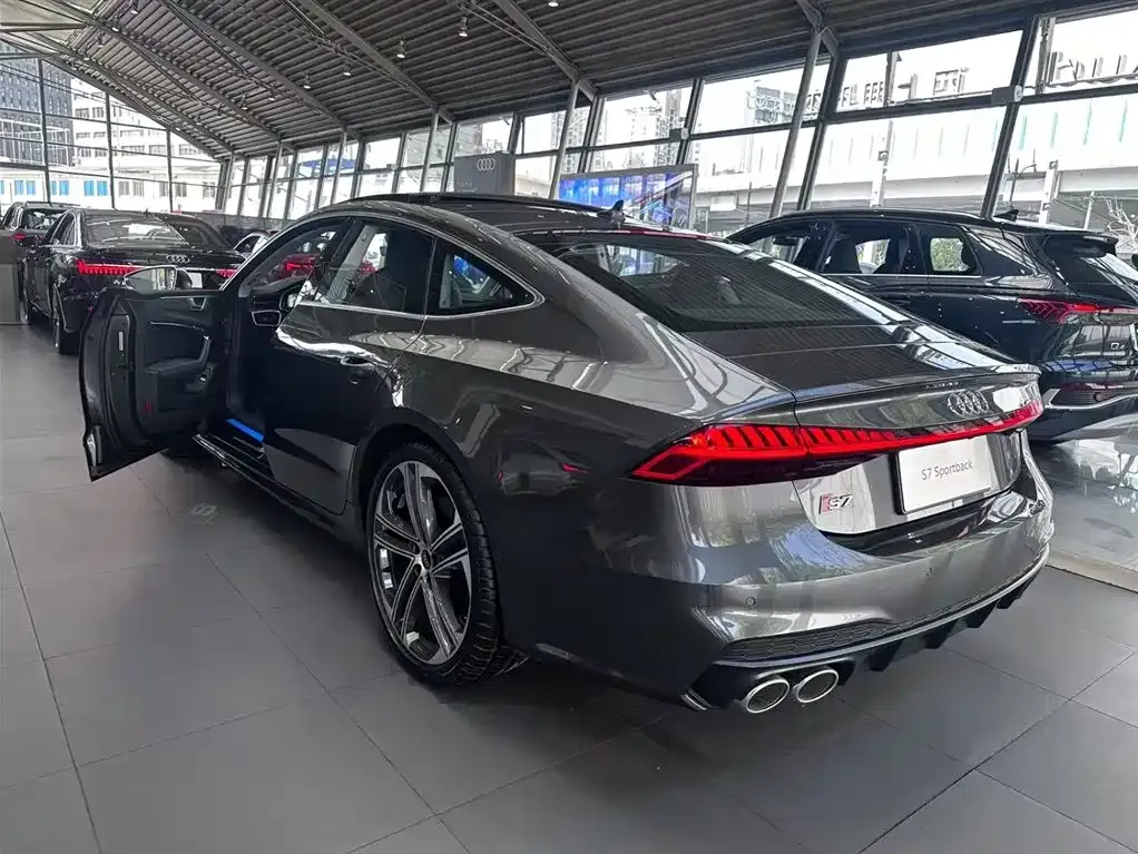 Audi S7 — фото 3