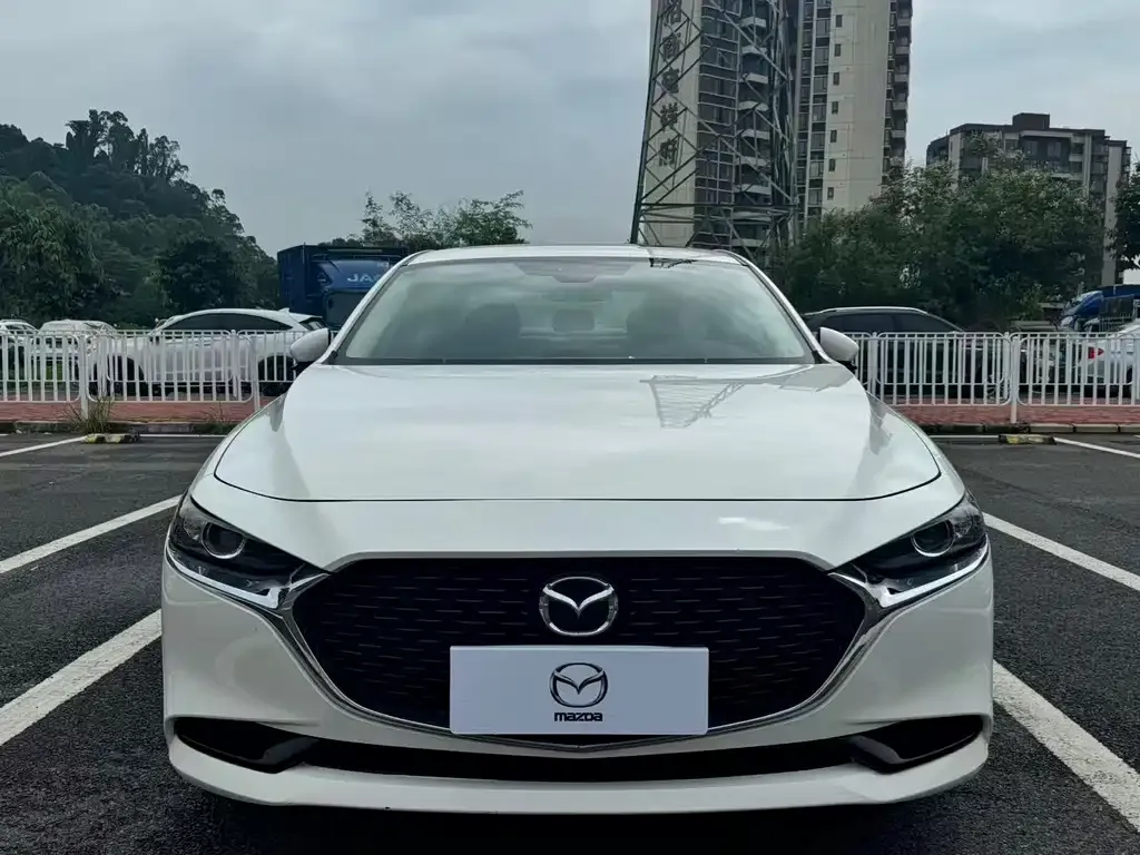 Mazda 3 Axela — фото 10
