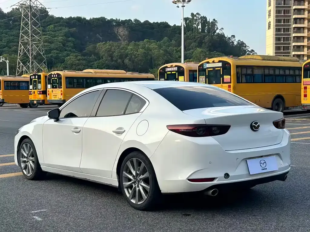 Mazda 3 Axela — фото 8