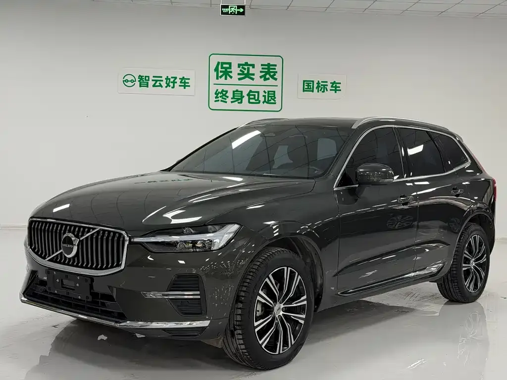 Volvo XC60 — фото 1