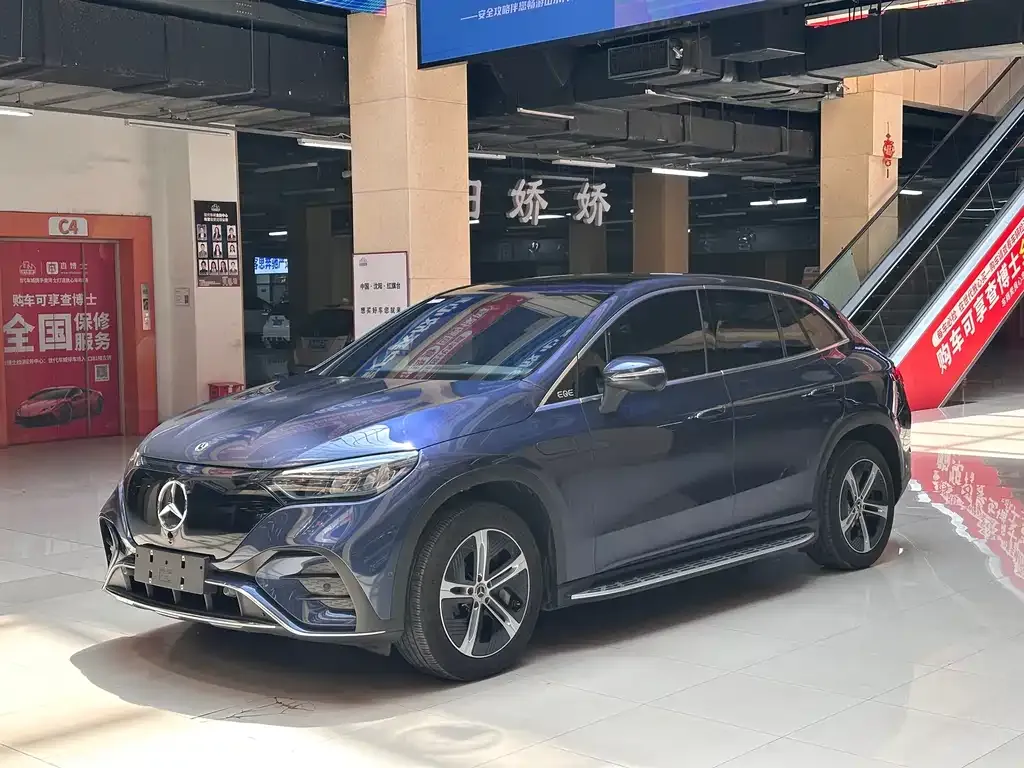 Mercedes-Benz EQE SUV — фото 1
