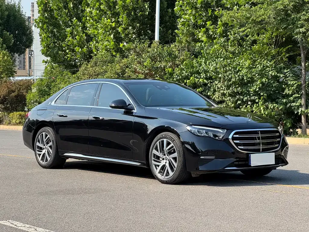 Mercedes-Benz E-Class — фото 10