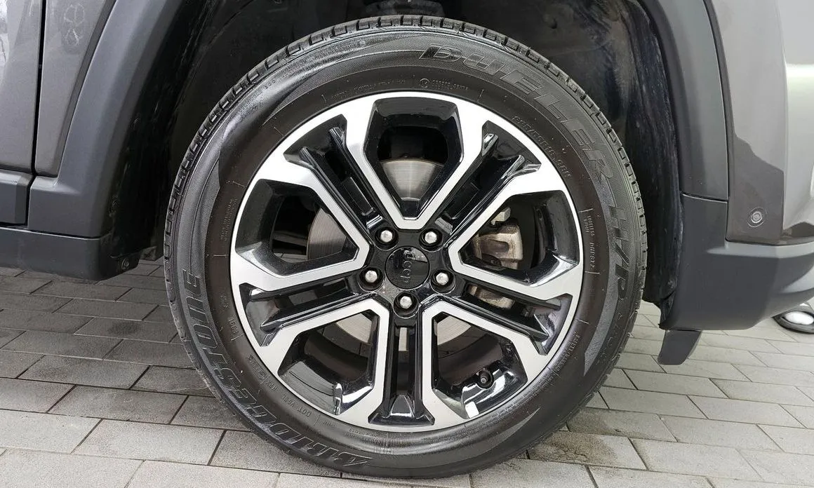 Jeep Compass — фото 6