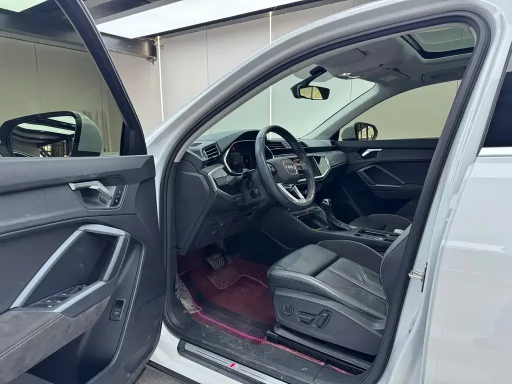 Audi Q3 Sportback — фото 10