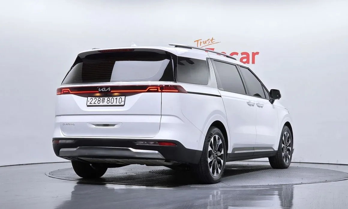 Kia Carnival — фото 5