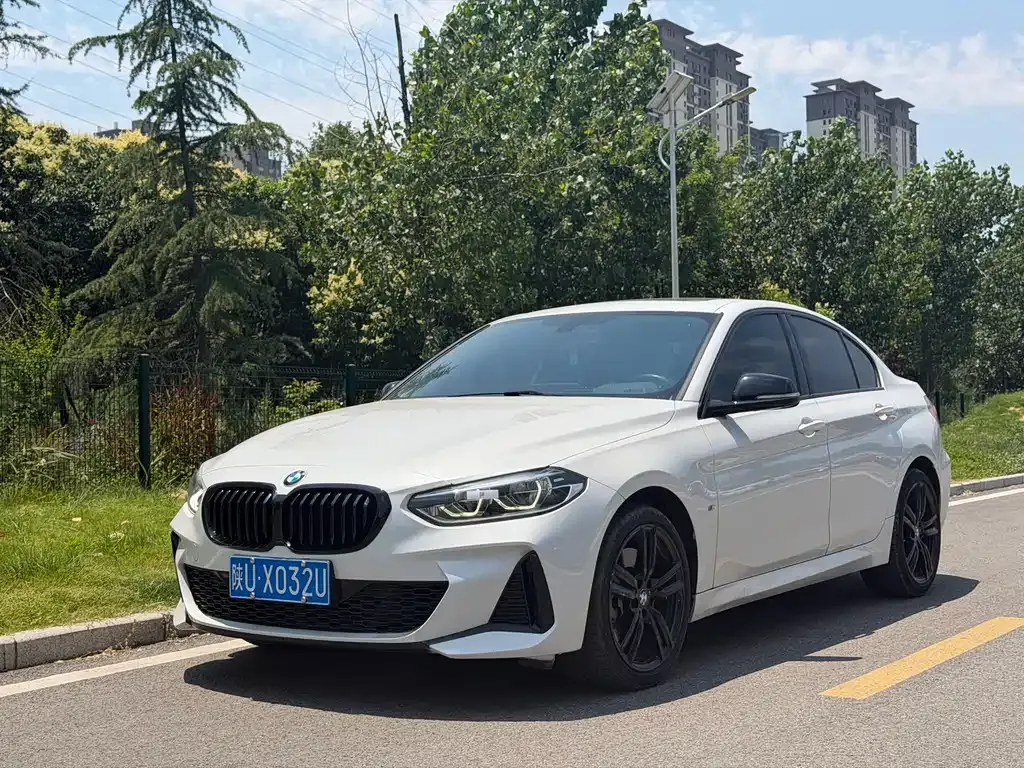 BMW 1 Series — фото 1