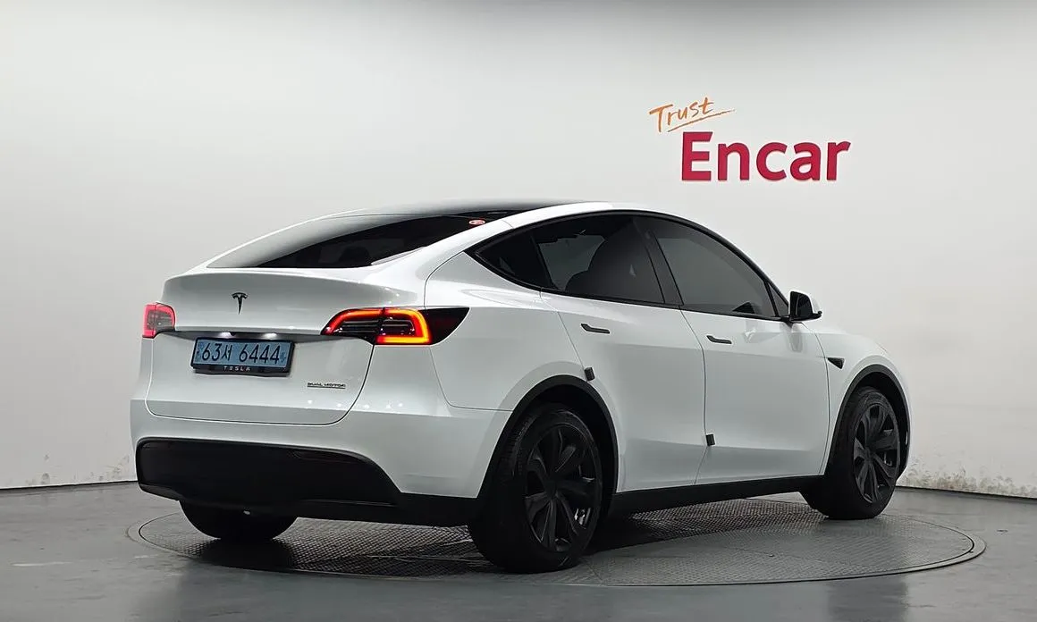 Tesla Model Y — фото 5