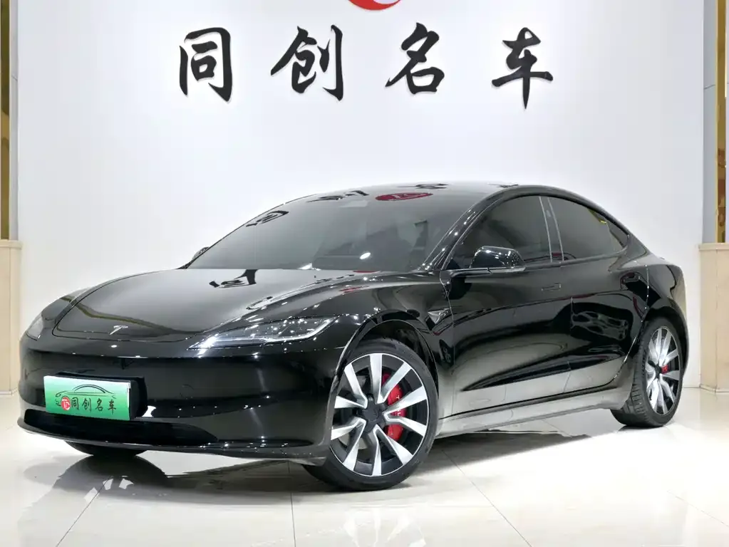 Tesla Model 3 — фото 1