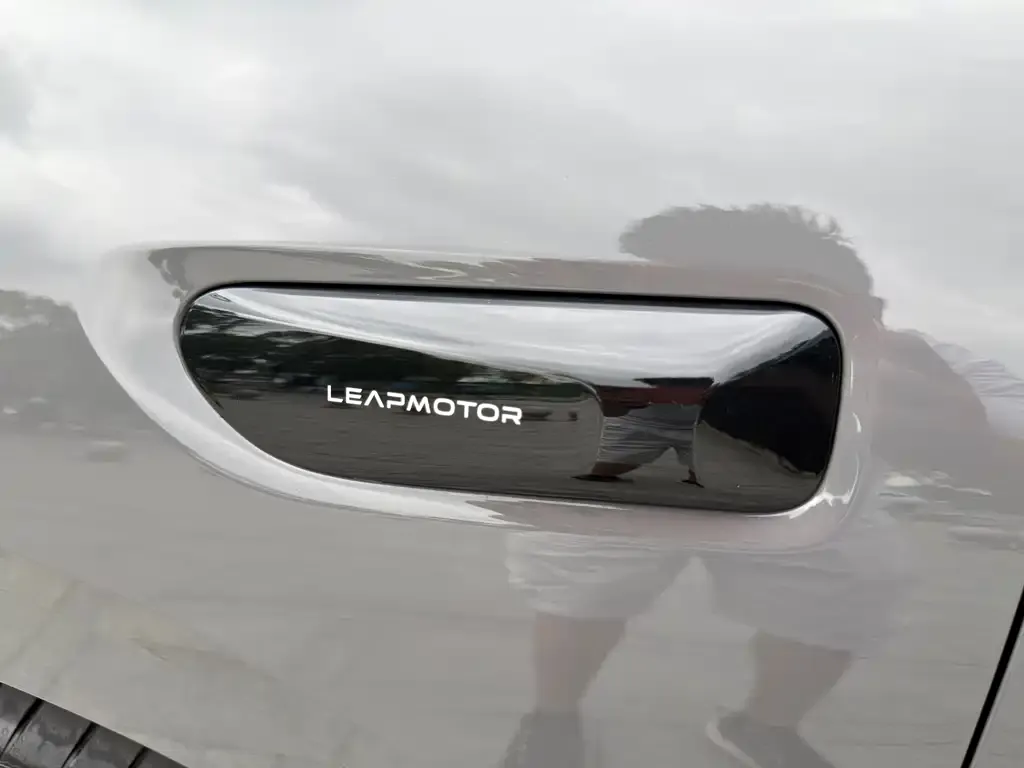 Leapmotor B05 (Lafa 5) — фото 2