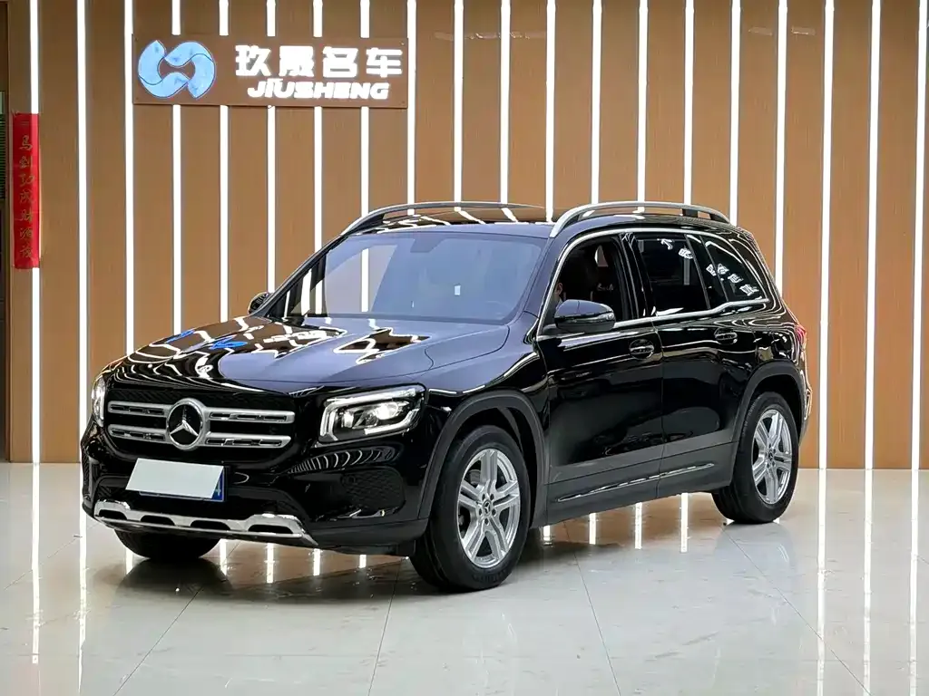 Mercedes-Benz GLB — фото 1